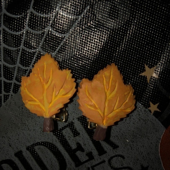 Leaf‎ Leaves Halloween  Fall Clip On Earrings - Picture 6 of 8